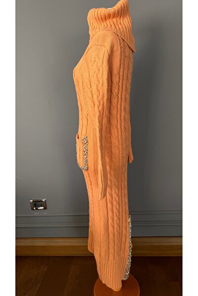 Kübra Tekin Boncuk İşlemeli Özel Tasarım Elbise