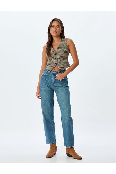 Koton Buttoned Cotton Balloon Jeans with Comfortable Fit Pockets - Balloon Fit Jeans