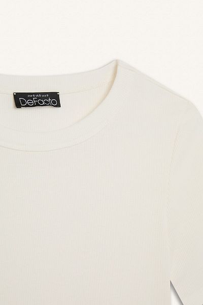 DeFacto Crew Neck Slim Fit T-Shirt - Short Sleeve, Ribbed Camisole E4268Ax24Au