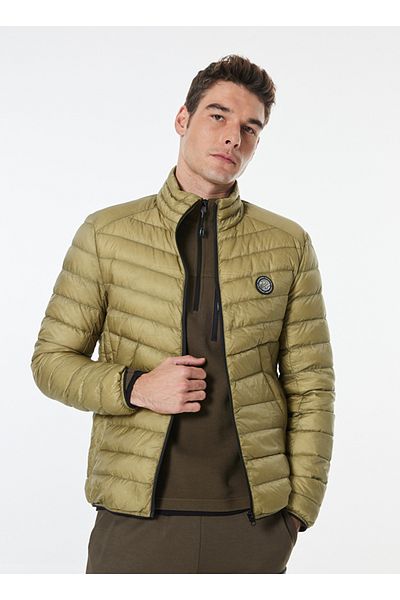 Discovery expedition jacket price 2025