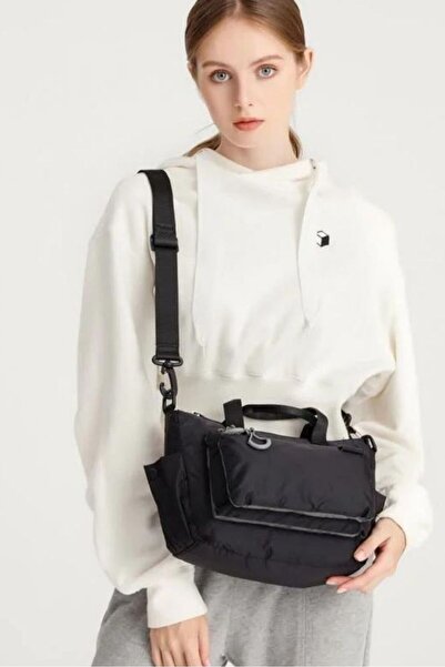 SMART BAGS حقيبة كروس نسائية سوداء خفيفة للغاية SMB-3136