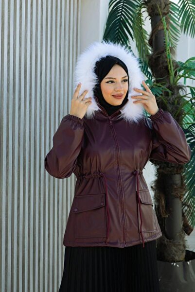 BURCU TESETTÜR Palton scurt din piele cu glugă și detaliu cu fermoar și dante...