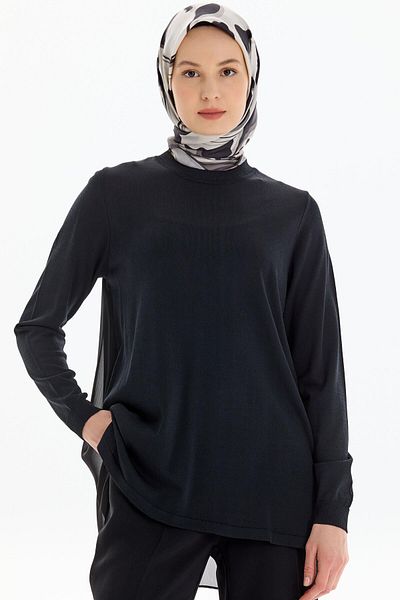 Tuğba Bluză neagră din raion - cu garnitură din șifon