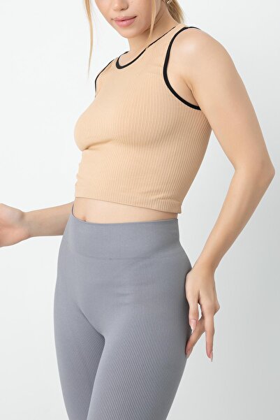 GIGOTTO Безшовний футболка з риплі кроп-дизайном