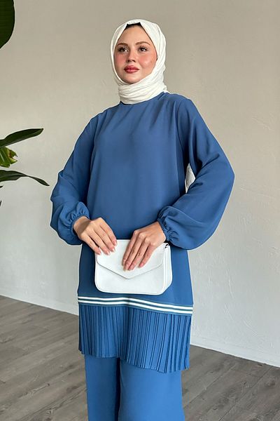 InStyle طقم مكون من قطعتين باللون النيلي مع طيات على شكل تنورة
