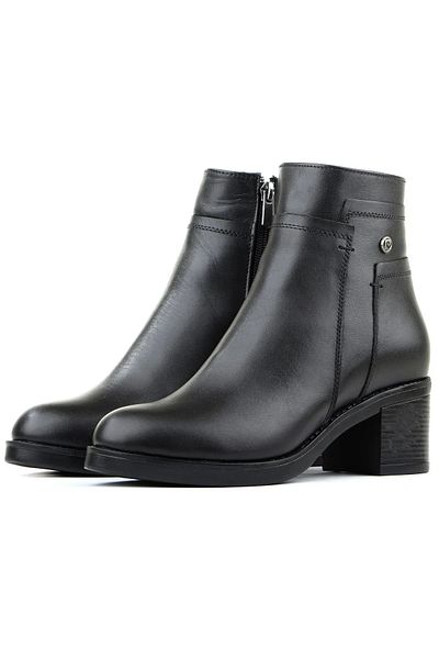 Pierre Cardin Women's heeled boots