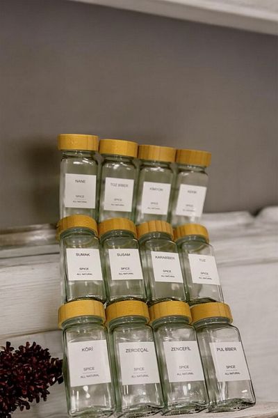 mightpera 12-Piece Square Shape Labeled Glass Spice Rack with Bamboo Lids