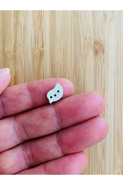 Kartopu White Painted Patterned Shaped Wood Button 9mm X 13mm. Pack of 6. The Bird Figure Is Green.