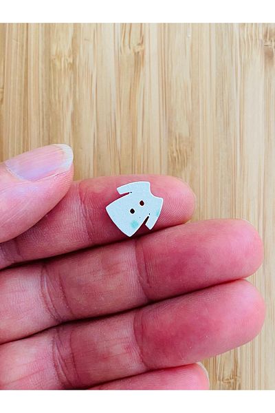 Kartopu White Painted Patterned Shaped Wooden Button 13mm X 13mm. Pack of 6. Kaftan.