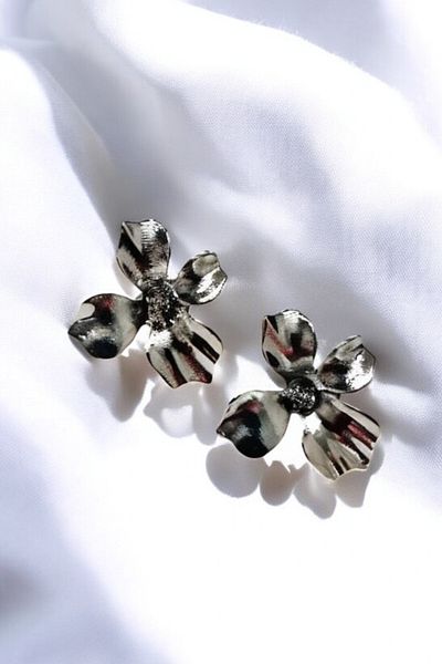 PETEK AKSESUAR Mini Flower Earrings