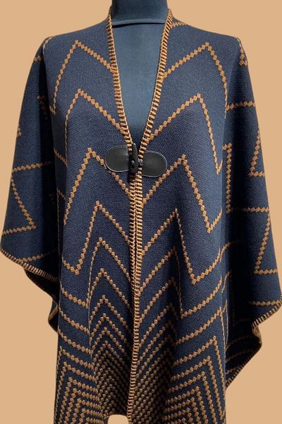 Flow Mi̇sseale Acrylic Poncho