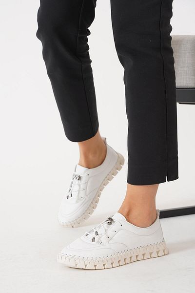 Moda Pie Valero White Embroidered Women's Leather Shoes