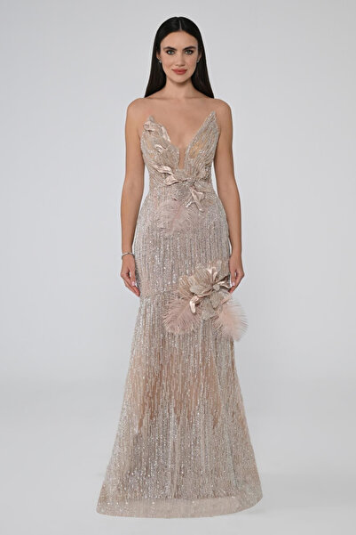 ALFABETA V YAKA GÖGÜS DEKOLTELİ ÇİÇEK VE TÜY AKSESUARLI PAYET ŞIK UZUN ABİYE ELBİSE