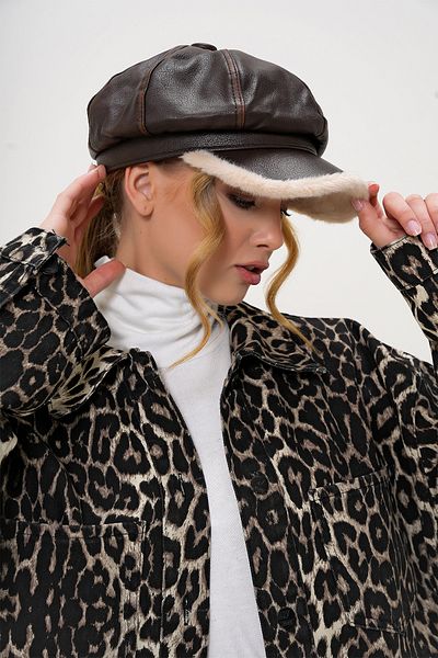 Trend Alaçatı Stili Braune Damen-Mütze aus Kunstleder mit Plüschvisier ALC-X13254