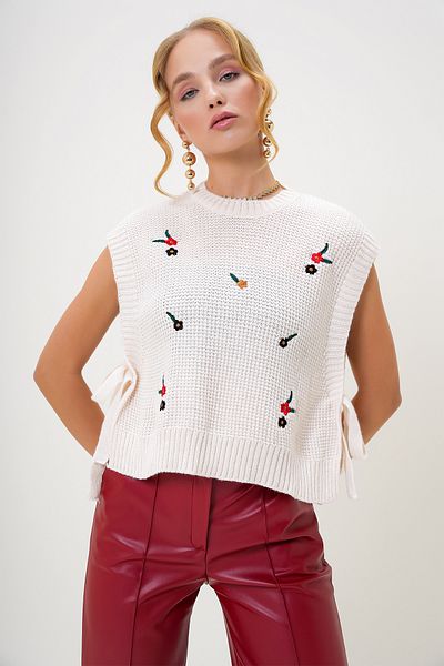 Trend Alaçatı Stili Women's Ecru Crew Neck Embroidery Side Tie Knitwear Sweater Alc-X13003