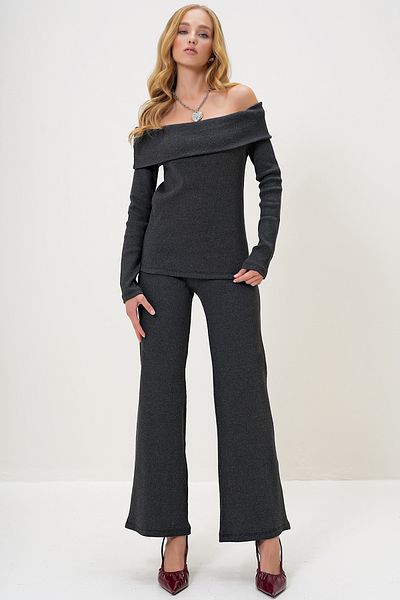 Trend Alaçatı Stili Women's Anthracite Madonna Collar Camisole Blouse and Trousers Set Alc-X13060