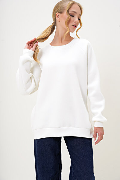 Trend Alaçatı Stili Weißes Basic-Sweatshirt mit Rundhalsausschnitt und Raglanärmeln für Damen mit drei Fäden ALC-X13180