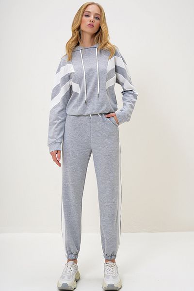 Trend Alaçatı Stili Grimelange Hooded Women's Tracksuit Set - Sweatshirt and Elastic Legs Alc-X13094