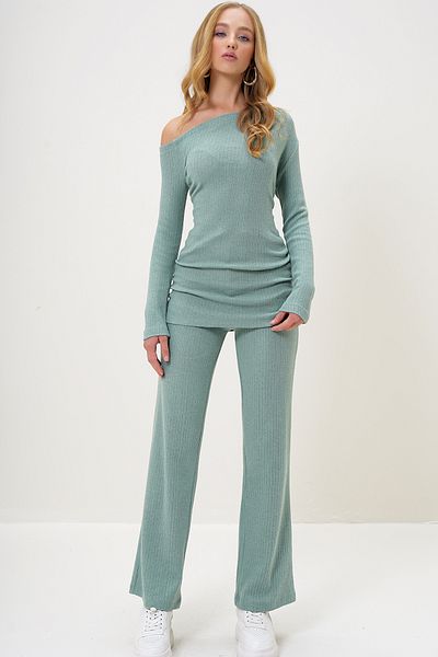 Trend Alaçatı Stili Women's Mint Boat Neck Side Draped Interlock Fabric Blouse and Trousers Set Alc-X13076