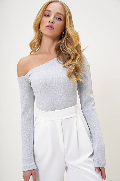 Trend Alaçatı Stili One Shoulder Grimelange Camisole-Bluse mit U-Boot-Ausschnitt – ALC-X13068