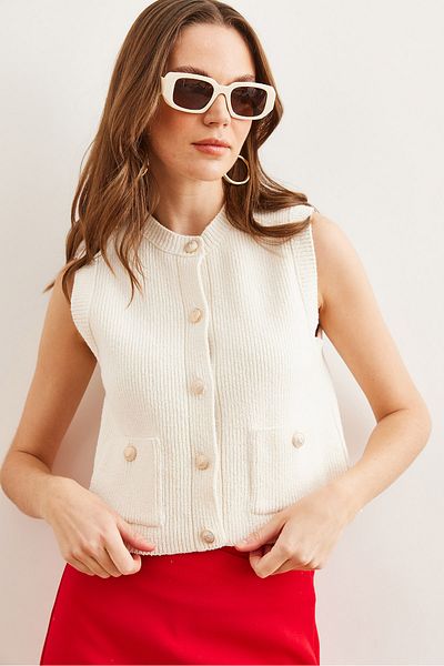 Olalook Women's Ecru Pocketed Buttoned Soft Textured Knitwear Sweater Svt- 00000041