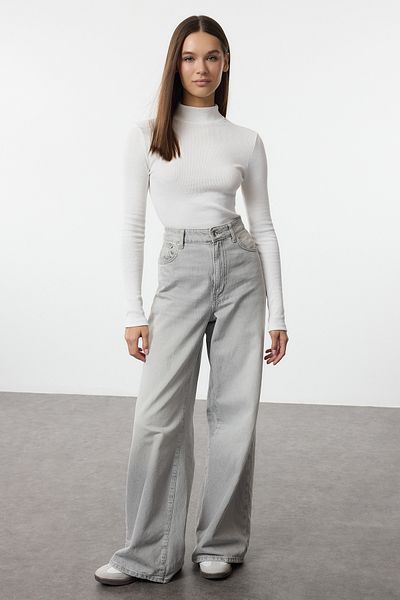 Trendyol Collection Ecru Fitted/Body-Sitting Stand Collar Long Sleeve Ribbed Stretch Knitted Mid Blouse Twoaw21Bz0423