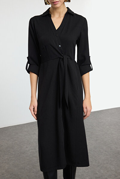 Trendyol Collection Μαύρο φόρεμα με μίντι υφαντό πουκάμισο TWOAW25EL00576