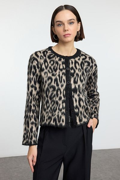Trendyol Collection Brauner Strick-Cardigan mit Leopardenmuster TWOAW25HI00378
