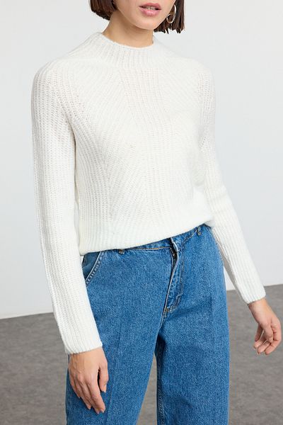 Edit by Trendyol Pulover de tricotaj cu guler vertical cu textura moale ecru TEDAW25KZ00040