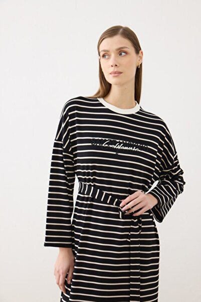 MVStore ΓΥΝΑΙΚΕΙΟ ΦΟΡΕΜΑ ΜΕ ΡΙΓΕΣ ΜΕ ΚΕΝΤΗΜΕΝΗ ΛΕΠΤΟΜΕΡΗΣ ΜΠΡΟΣΤΑ