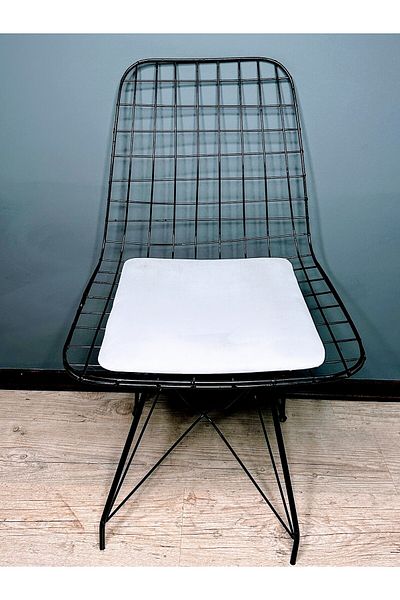 BK exclusive Chair - Bottom Seating Wire with Cushion Screw