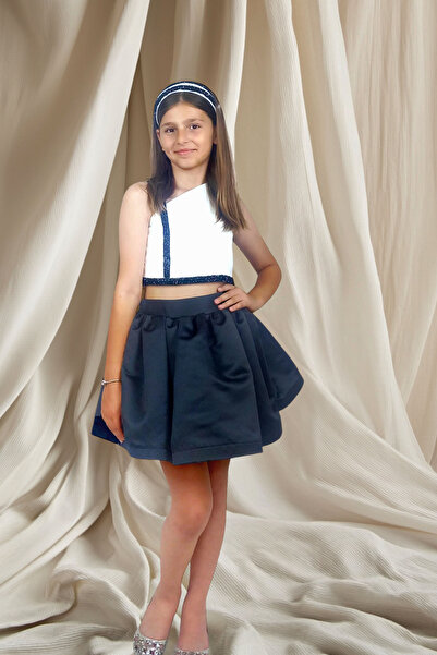 GİST KIZ ÇOCUK SİYAH SATEN ETEK BEYAZ SATEN TEK OMUZ CROP ABİYE TAKIM