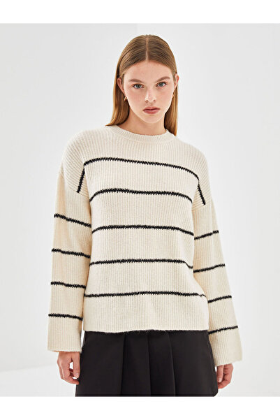 LC Waikiki Огромна дамска пуловер с V-образно деколте и райета - W4JC58Z8