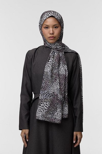 Qef Lightweight Patterned Shawl - Animal Daily Print