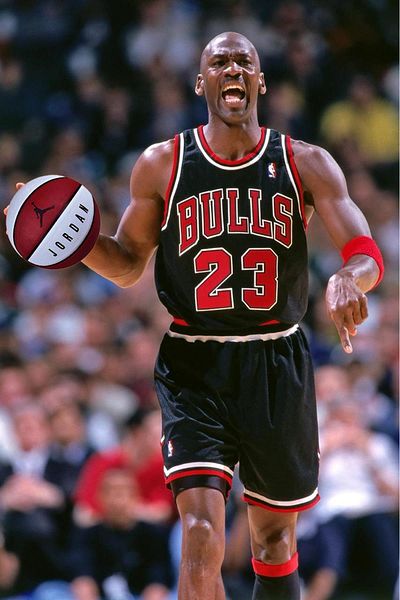 Nike Jordan Playground Number 7 - Κόκκινη μπάλα μπάσκετ εξωτερικού χώρου