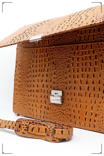 Derimo Leather حقيبة جلدية حقيقية