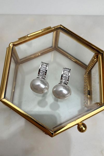 Modex Shuttle Stone Pearl Earrings