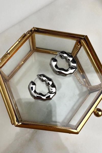 Modex Curved Oval Plate Hoop Earrings (Indoor: 1 cm)