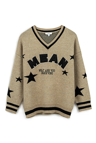 Twist Colorblock Sweater with Applique