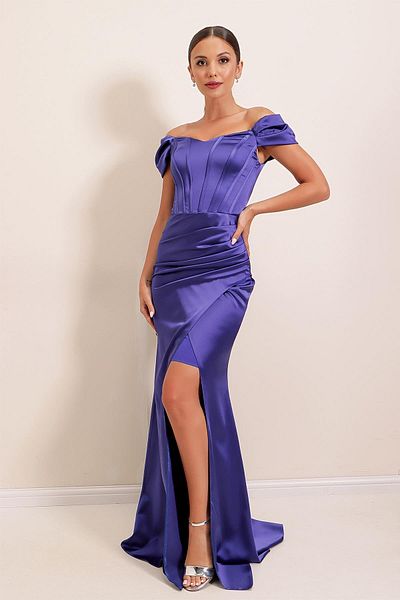By Saygı Rochie lungă din satin căptușită cu sârmă