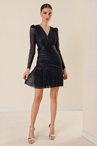 By Saygı Zweireihiges, plissiertes Glitzerkleid mit Kragenfutter