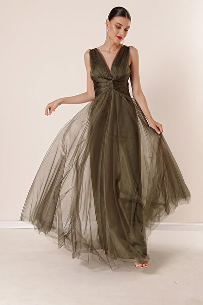 By Saygı Langes Tüllkleid mit V-Ausschnitt, tiefem Rückenausschnitt und drapiertem Futter vorne