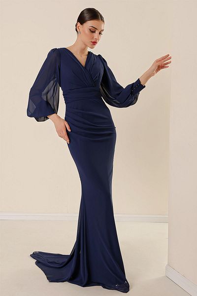 By Saygı Zweireihiges, langes Chiffonkleid mit Kordelzug vorne