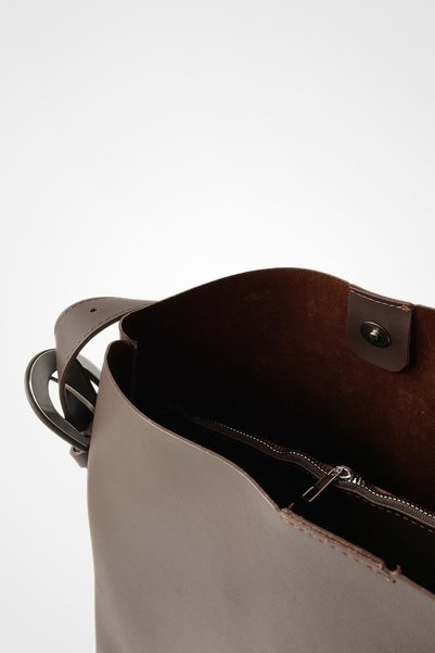 Yuka Atelier Nomu Toka Detaylı Acı Kahve Büyük Boy Kadın Shopper Çanta