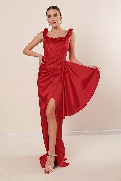 By Saygı Rochie lungă din satin cu căptușeală încâlcită în față cu detaliu de flori 3D