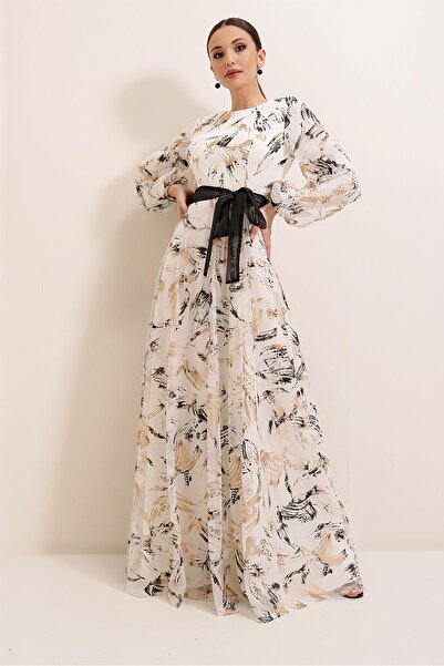 By Saygı Wzorzysta długa tiulowa sukienka z paskiem w talii