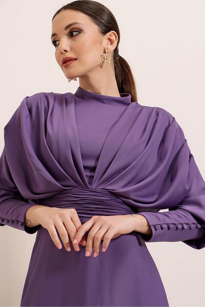 By Saygı Dlouhé saténové šaty s podšívkou vpředu a vzadu na knoflíku