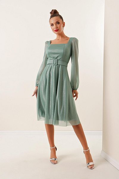 By Saygı Kleid mit quadratischem Kragen, Gürtel, Ballonärmeln und gefüttertem Glitzerkleid