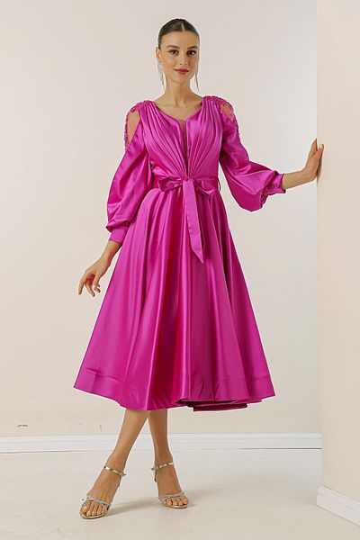 By Saygı Front Back V Neck Sleeves Tulle Guipure Detailed Waist Belted Lined Wide Size Satin Dress
