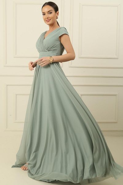 By Saygı Zweireihiges, ausgestelltes, gefüttertes, langes Kleid aus Chiffon und Tüll mit Nagelärmeln und vollem Kreis